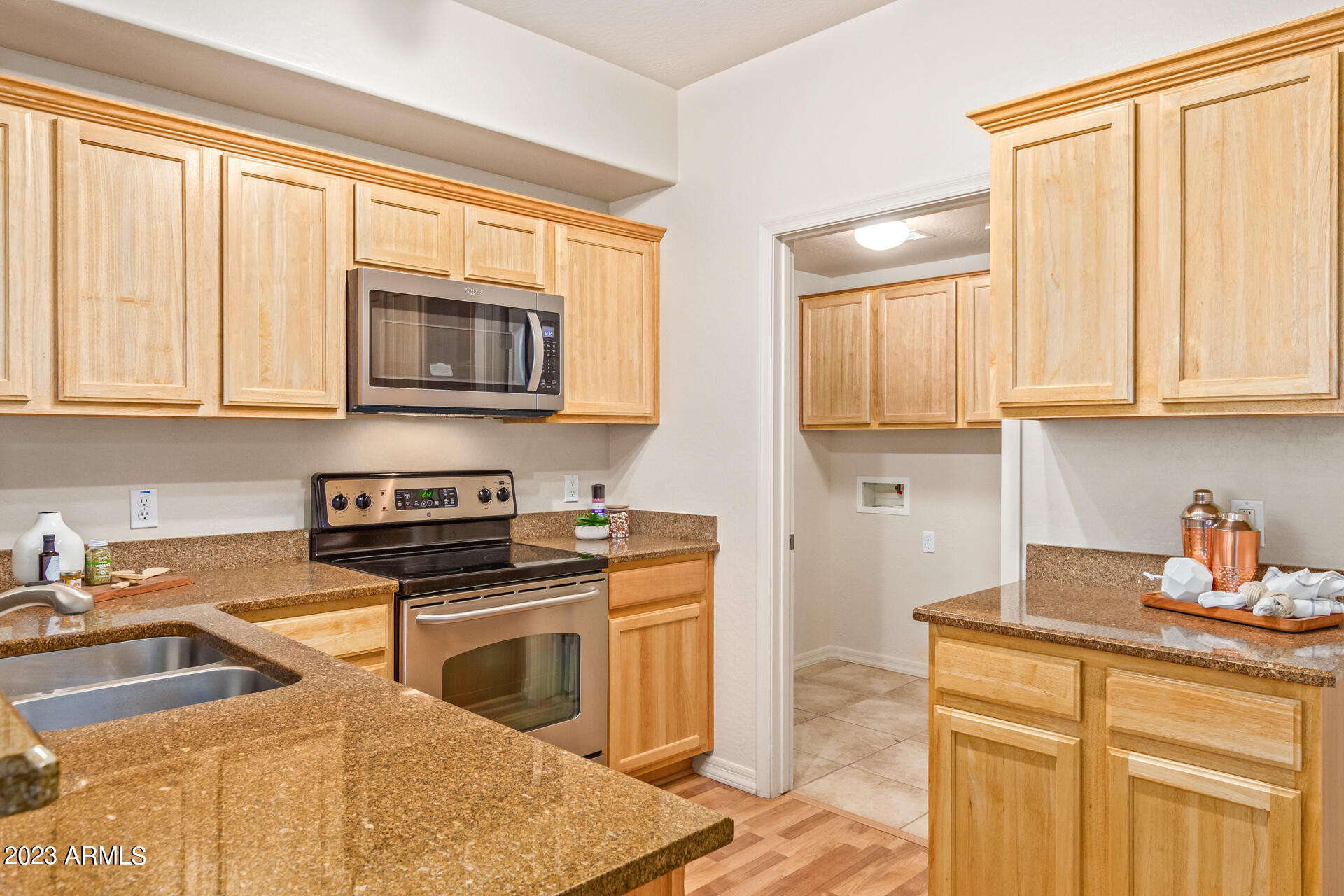 3330 South Gilbert Road, Unit 1012 Chandler, AZ 85286 - Photo 12 of 31 kitchen
