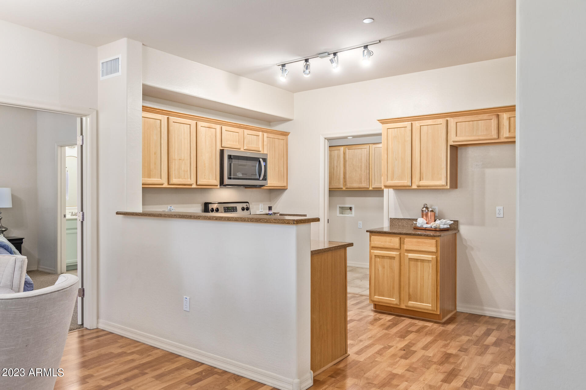 3330 South Gilbert Road, Unit 1012 Chandler, AZ 85286 - Photo 14 of 31 kitchen