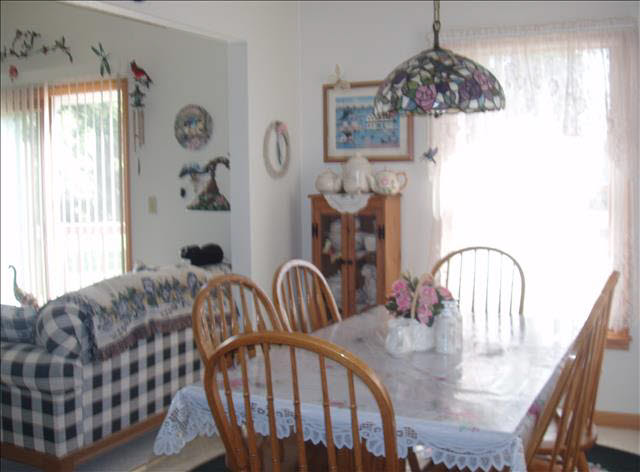 6707 West Dunbar Road Monroe, MI 48161 - Photo 9 of 18 20419744-8.JPG