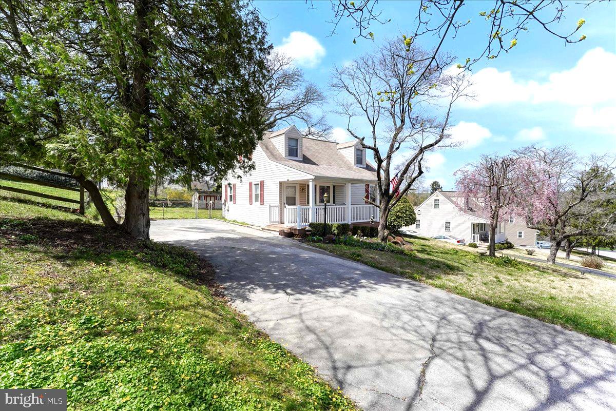 4 Longview Road Malvern, PA 19355 - Photo 2 of 25 Gallery Image 2