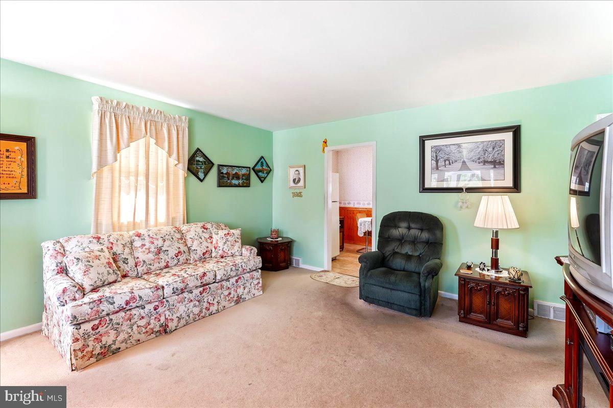 4 Longview Road Malvern, PA 19355 - Photo 9 of 25 Gallery Image 9
