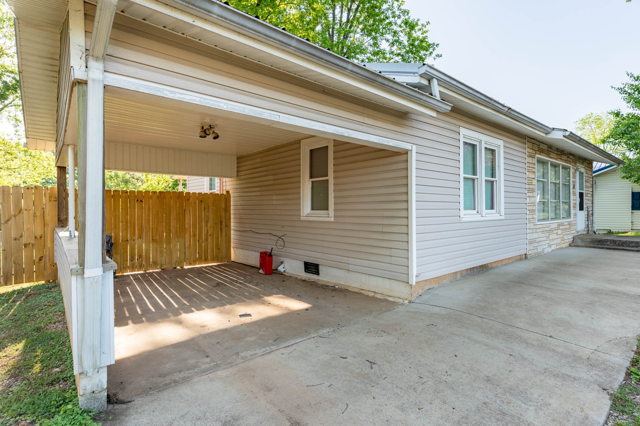 607 Buffalo Road Lawrenceburg, TN 38464 - Photo 7 of 30 Gallery Image 7