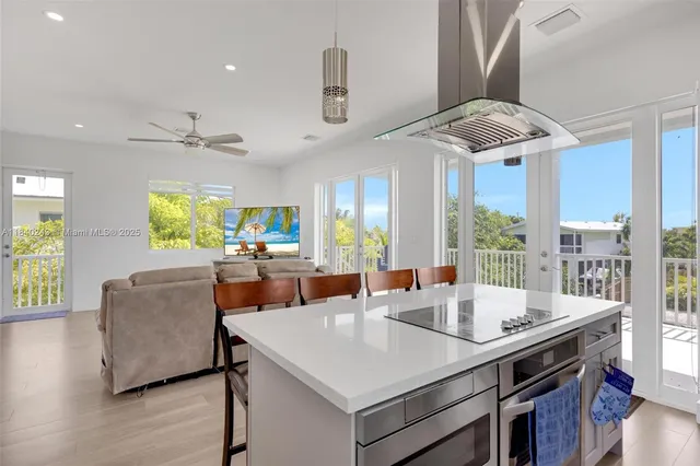 $1,569,999 | 142 Peg Leg Lane, Lower Keys, FL 33042