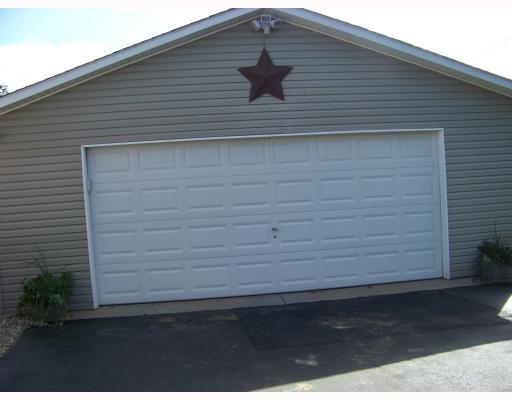 478 Lippencott Road Waynesburg, PA 15370 - Photo 2 of 14 Parking Lot/Garage.