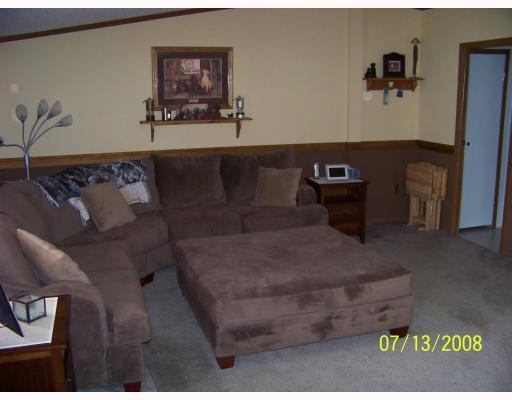 478 Lippencott Road Waynesburg, PA 15370 - Photo 6 of 14 Den/Family/Great Room.