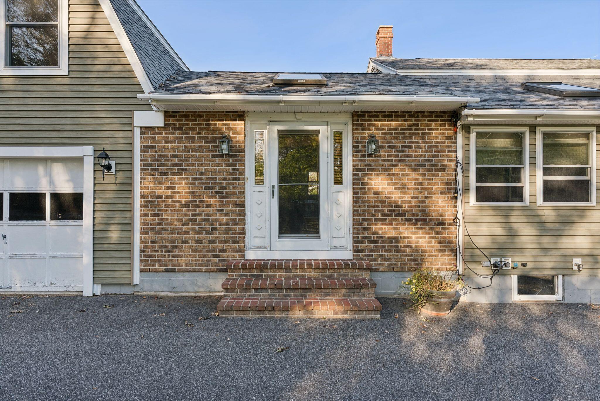 32 Park Street Saco, ME 04072 - Photo 2 of 39 2_DSC09697