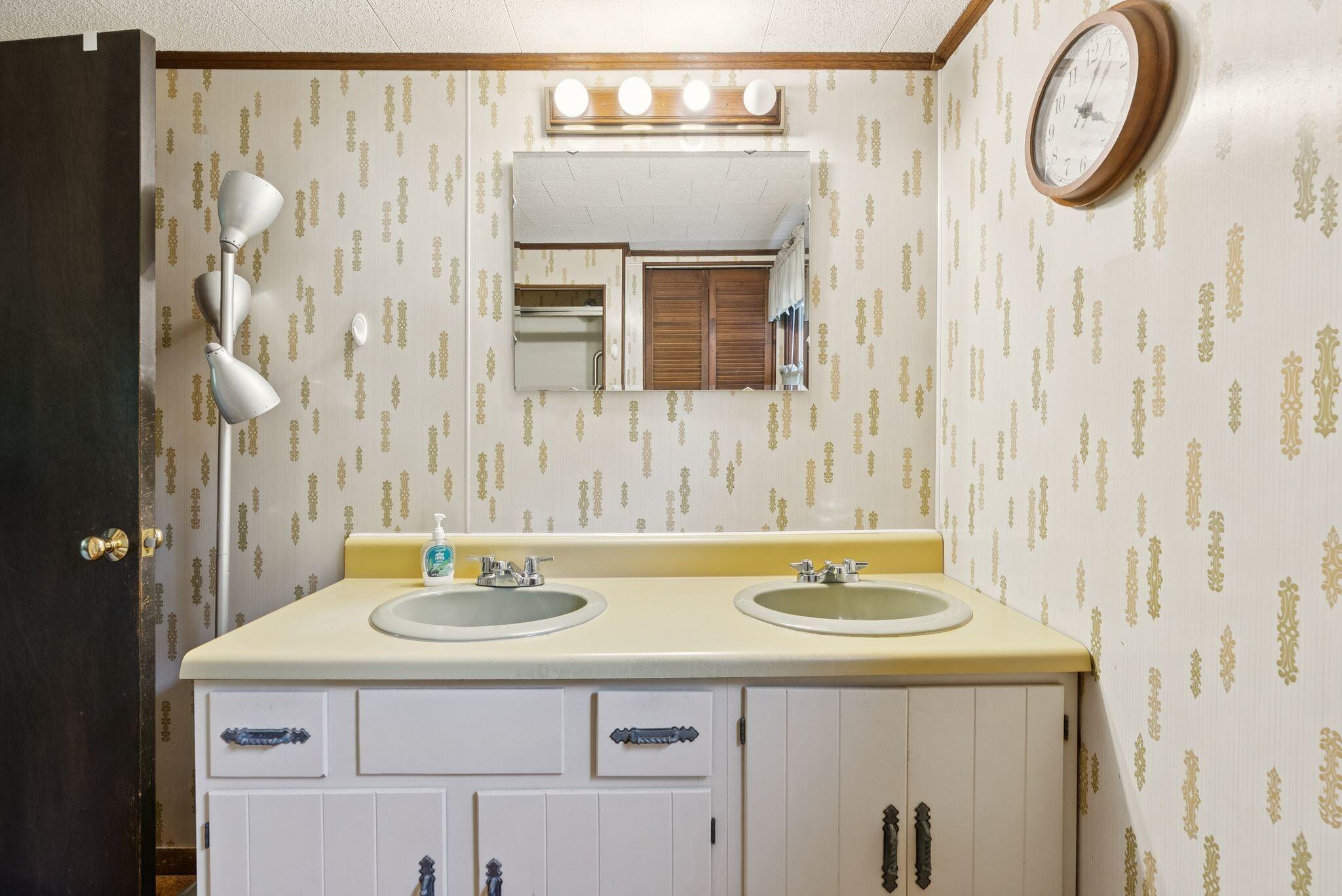 32 Park Street Saco, ME 04072 - Photo 22 of 39 49_DSC09617