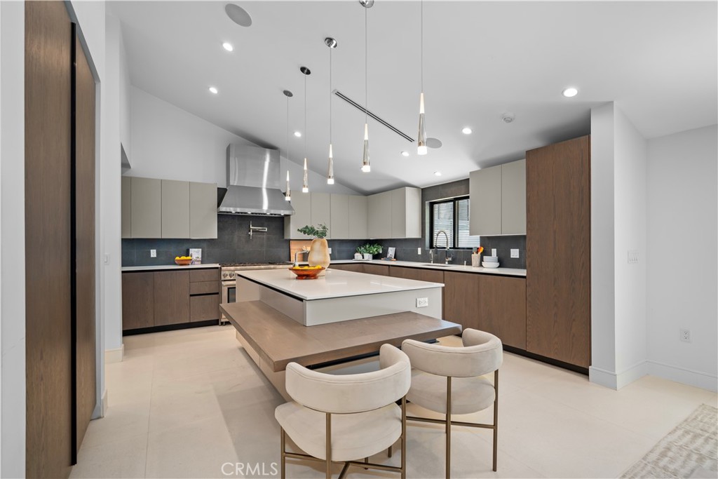 4546 Conchita Way Tarzana, CA 91356 - Photo 11 of 41