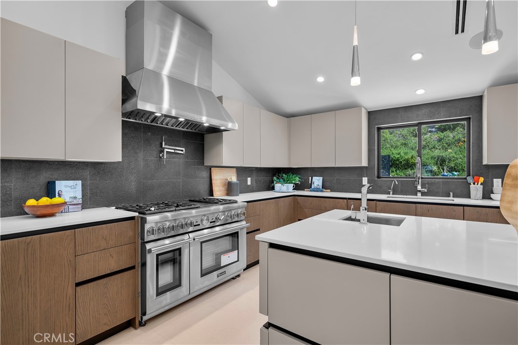 4546 Conchita Way Tarzana, CA 91356 - Photo 13 of 41