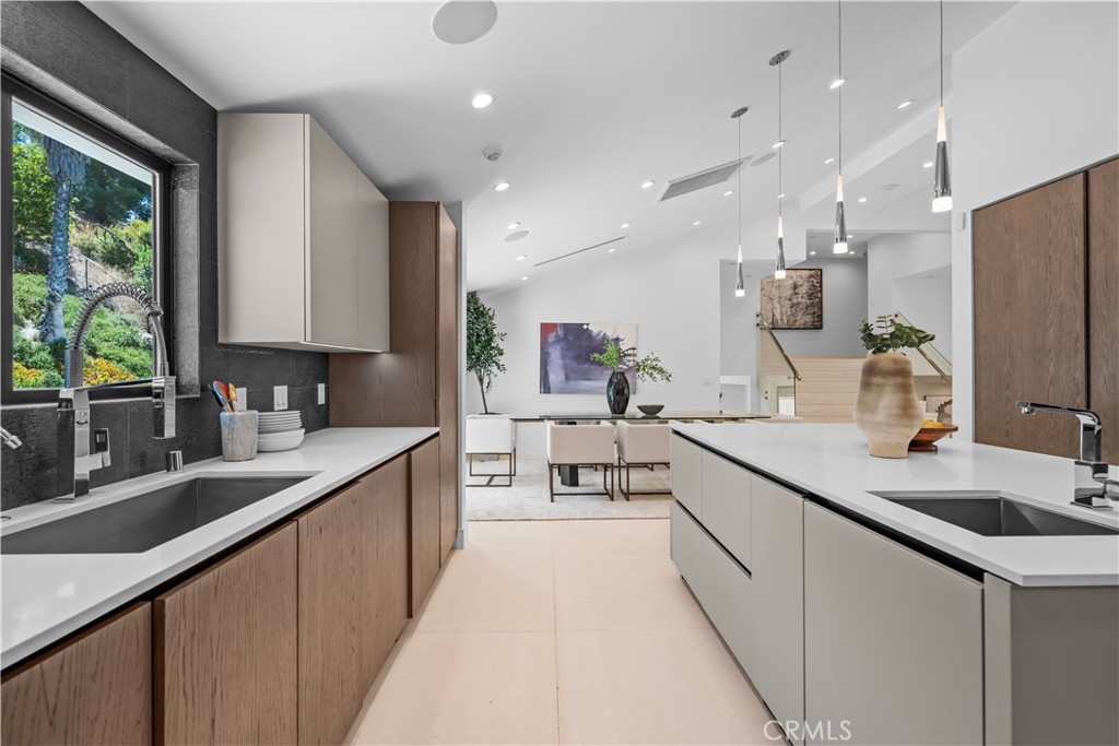 4546 Conchita Way Tarzana, CA 91356 - Photo 14 of 41