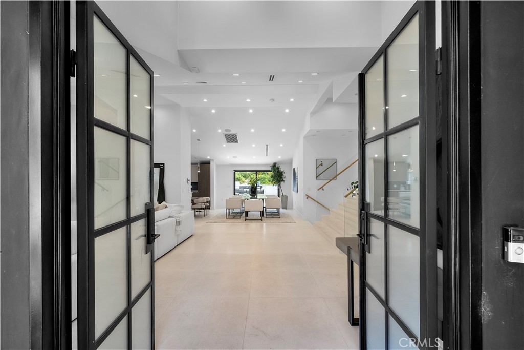 4546 Conchita Way Tarzana, CA 91356 - Photo 2 of 41