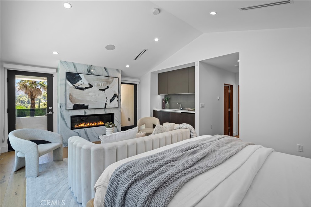 4546 Conchita Way Tarzana, CA 91356 - Photo 22 of 41