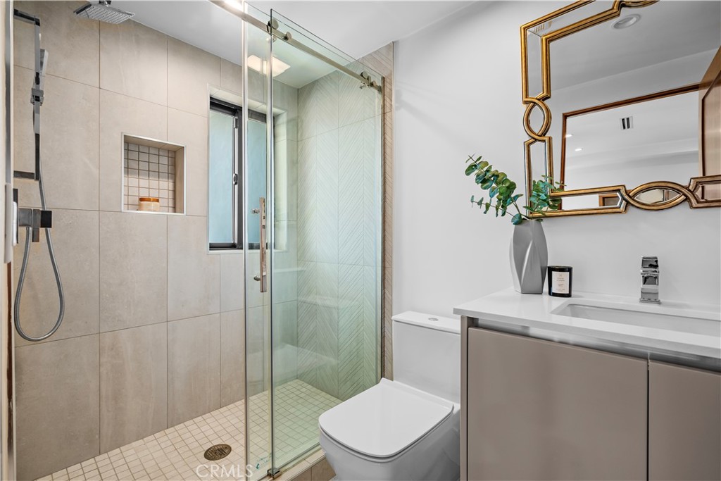 4546 Conchita Way Tarzana, CA 91356 - Photo 34 of 41