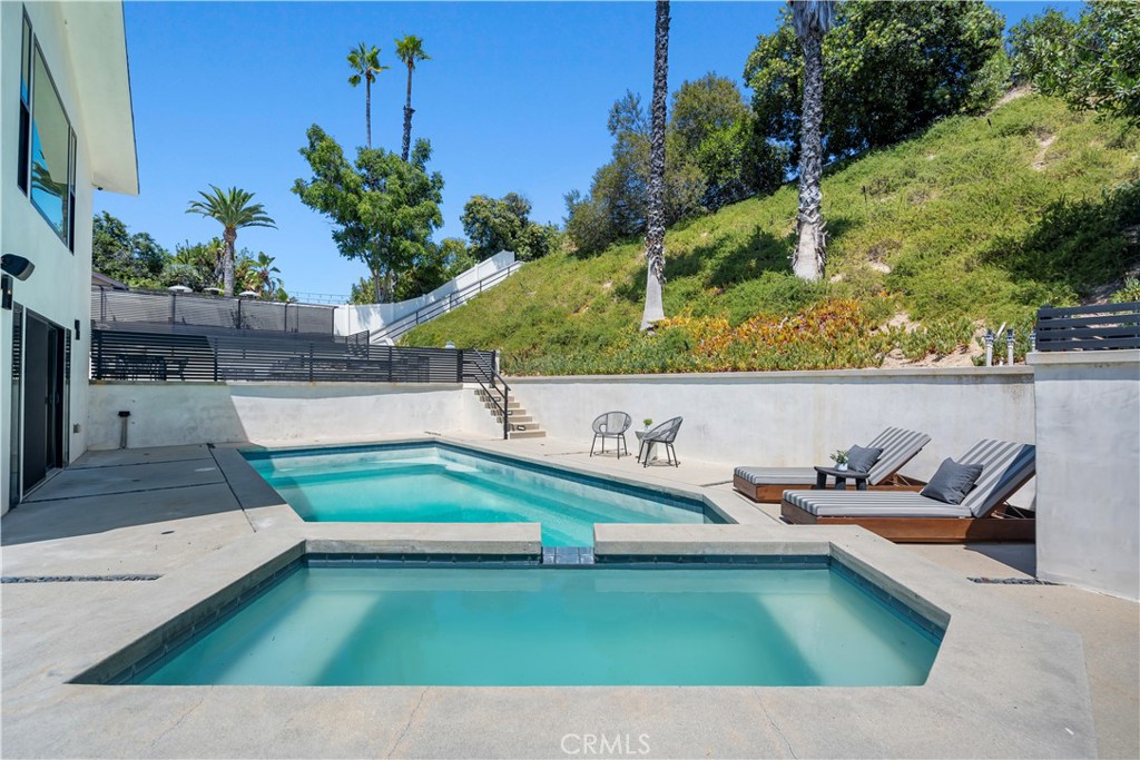 4546 Conchita Way Tarzana, CA 91356 - Photo 36 of 41