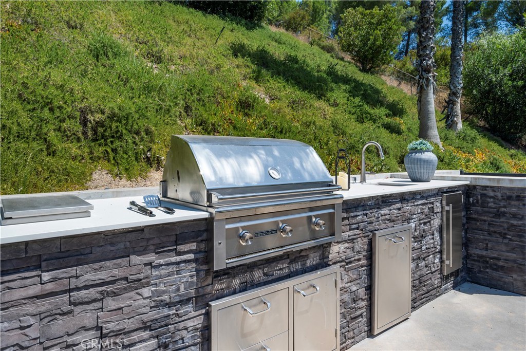 4546 Conchita Way Tarzana, CA 91356 - Photo 37 of 41