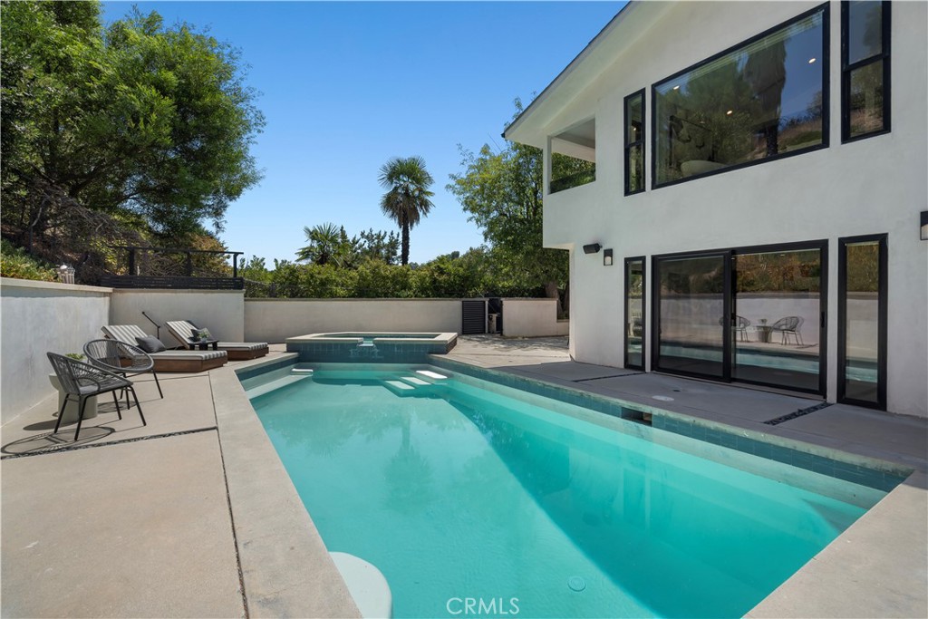 4546 Conchita Way Tarzana, CA 91356 - Photo 9 of 41