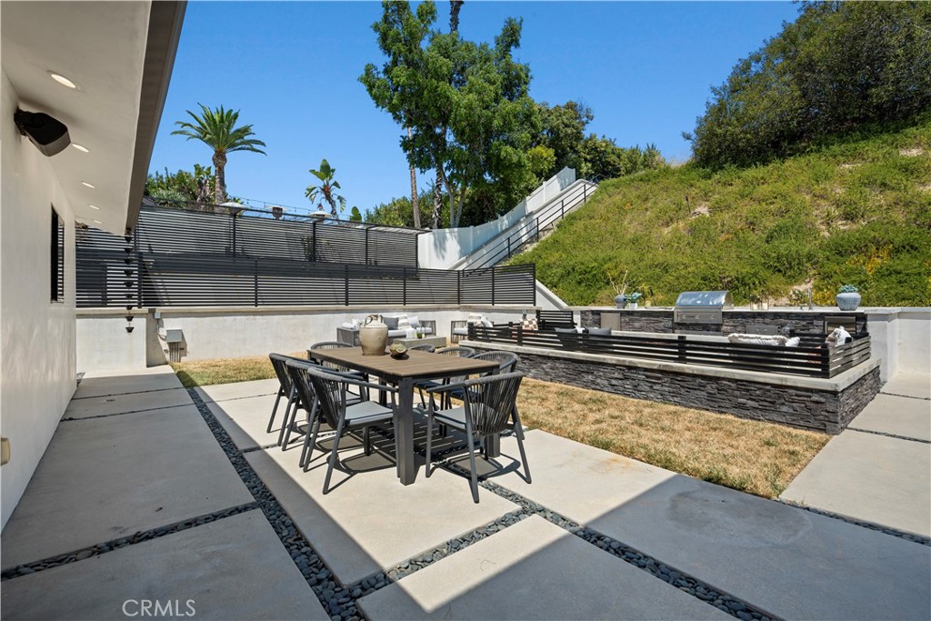 4546 Conchita Way Tarzana, CA 91356 - Photo 10 of 41