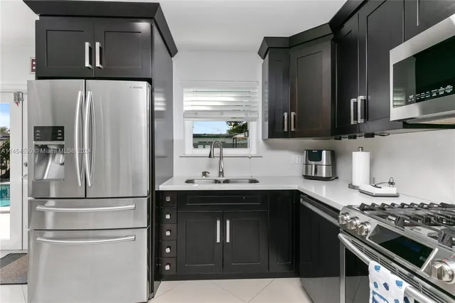 $6,900 | 7670 Simms Street, Unit 7670, Hollywood, FL 33024