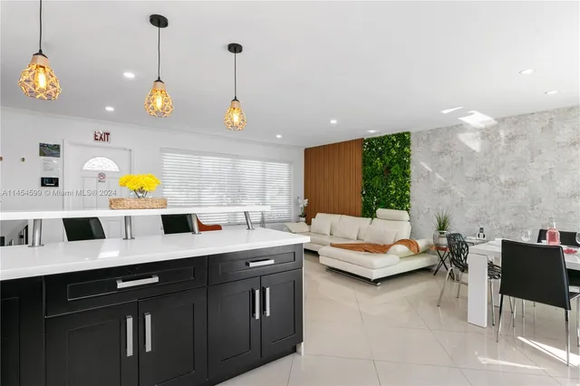 $6,900 | 7670 Simms Street, Unit 7670, Hollywood, FL 33024