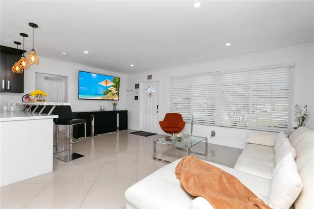 $6,900 | 7670 Simms Street, Unit 7670, Hollywood, FL 33024