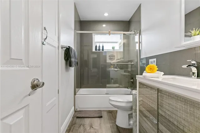 $6,900 | 7670 Simms Street, Unit 7670, Hollywood, FL 33024