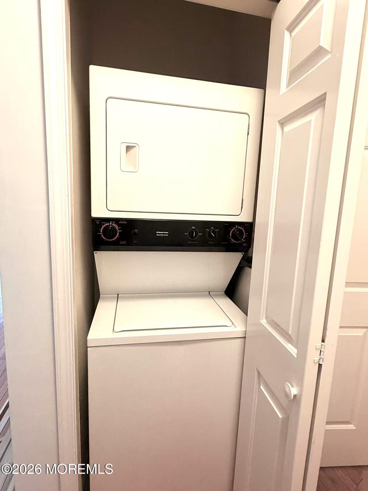 330 The Promenade, Unit 330 Edgewater, NJ 07020 - Photo 7 of 13 1000095738