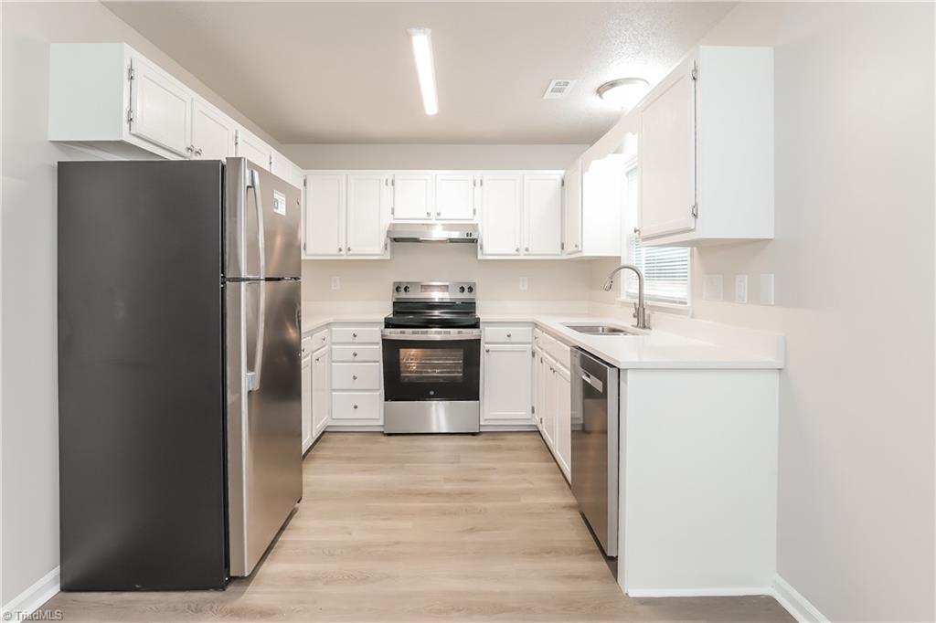 5608 Landerwood Drive Greensboro, NC 27405 - Photo 6 of 16