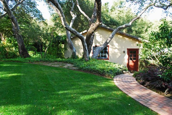 2516 Sycamore Canyon Road Montecito, CA 93108 - Photo 9 of 15 a view of a yard in front of house