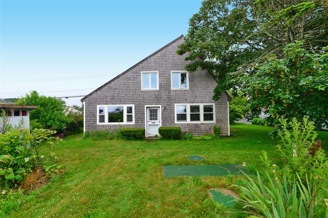 16 Conch Road Narragansett, RI 02882 - Photo 2 of 32