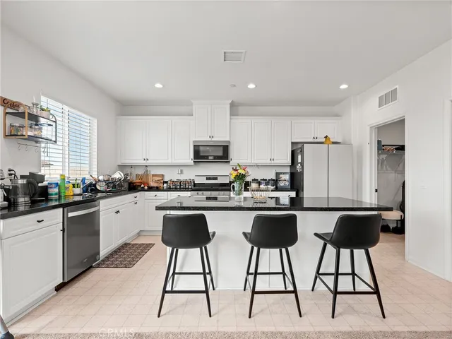 $689,990 | 11520 Ferro Street, Victorville, CA 92392