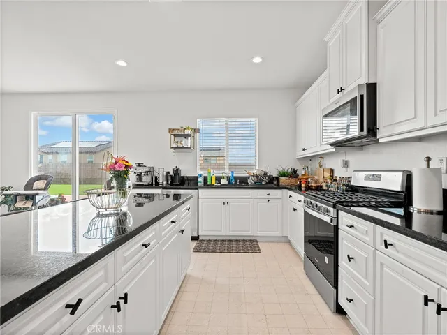 $689,990 | 11520 Ferro Street, Victorville, CA 92392