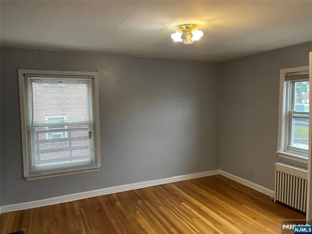 a view of empty room with window