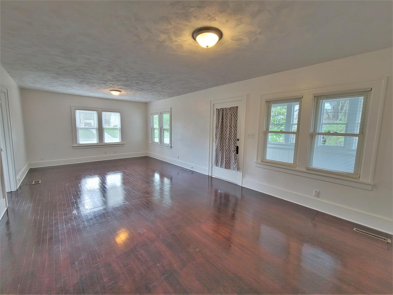715 North Alpine Road Rockford, IL 61107 - Photo 13 of 37 Beautiful Hardwood