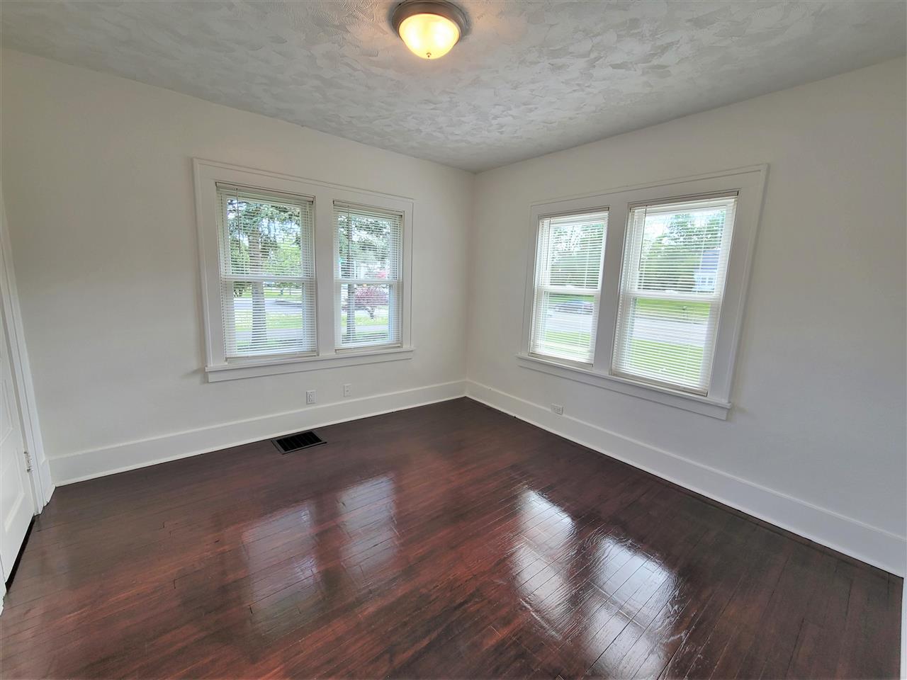 715 North Alpine Road Rockford, IL 61107 - Photo 20 of 37 Main Level