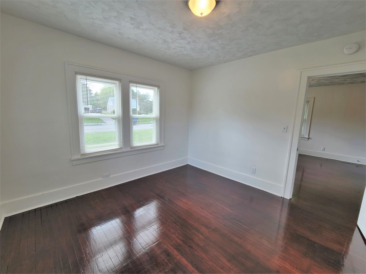 715 North Alpine Road Rockford, IL 61107 - Photo 21 of 37 Bright!