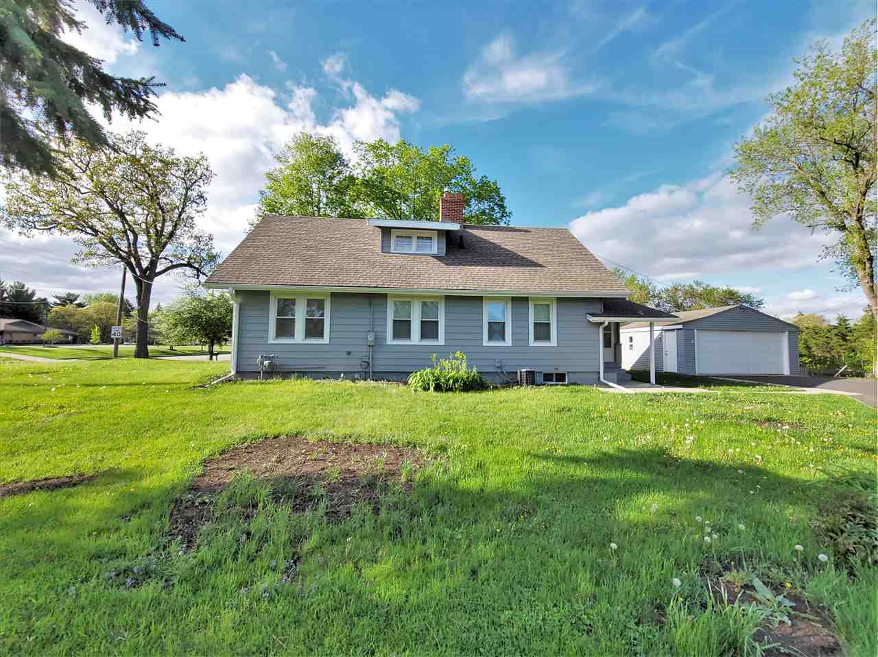 715 North Alpine Road Rockford, IL 61107 - Photo 3 of 37 Gallery Image 3