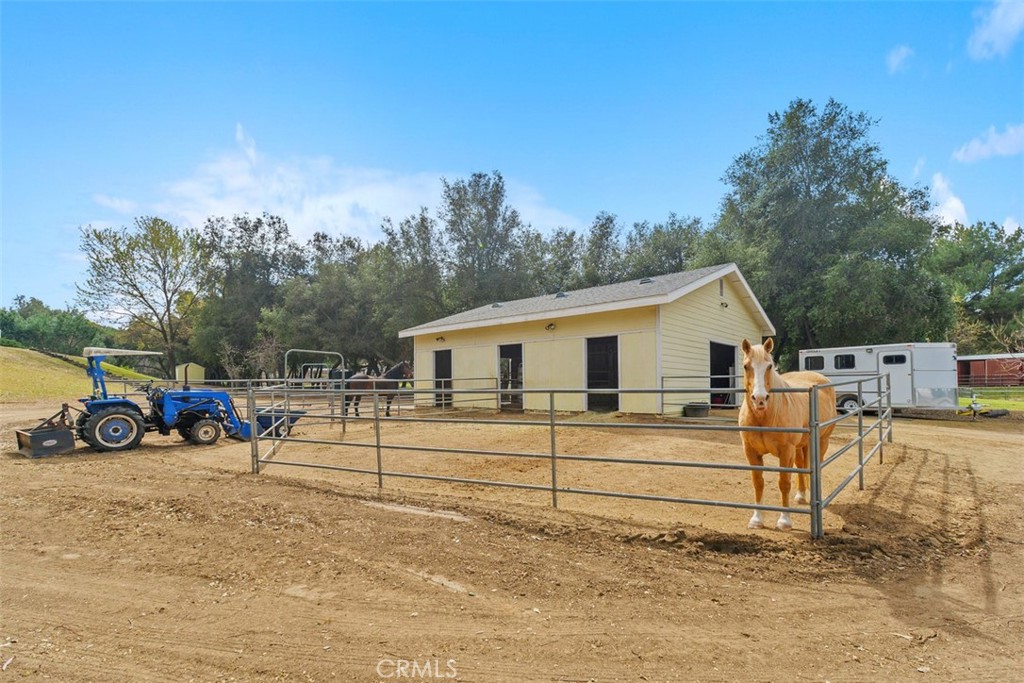 35105 Loma Road Lake Elsinore, CA 92530 - Photo 30 of 55 Perfect horse facilities