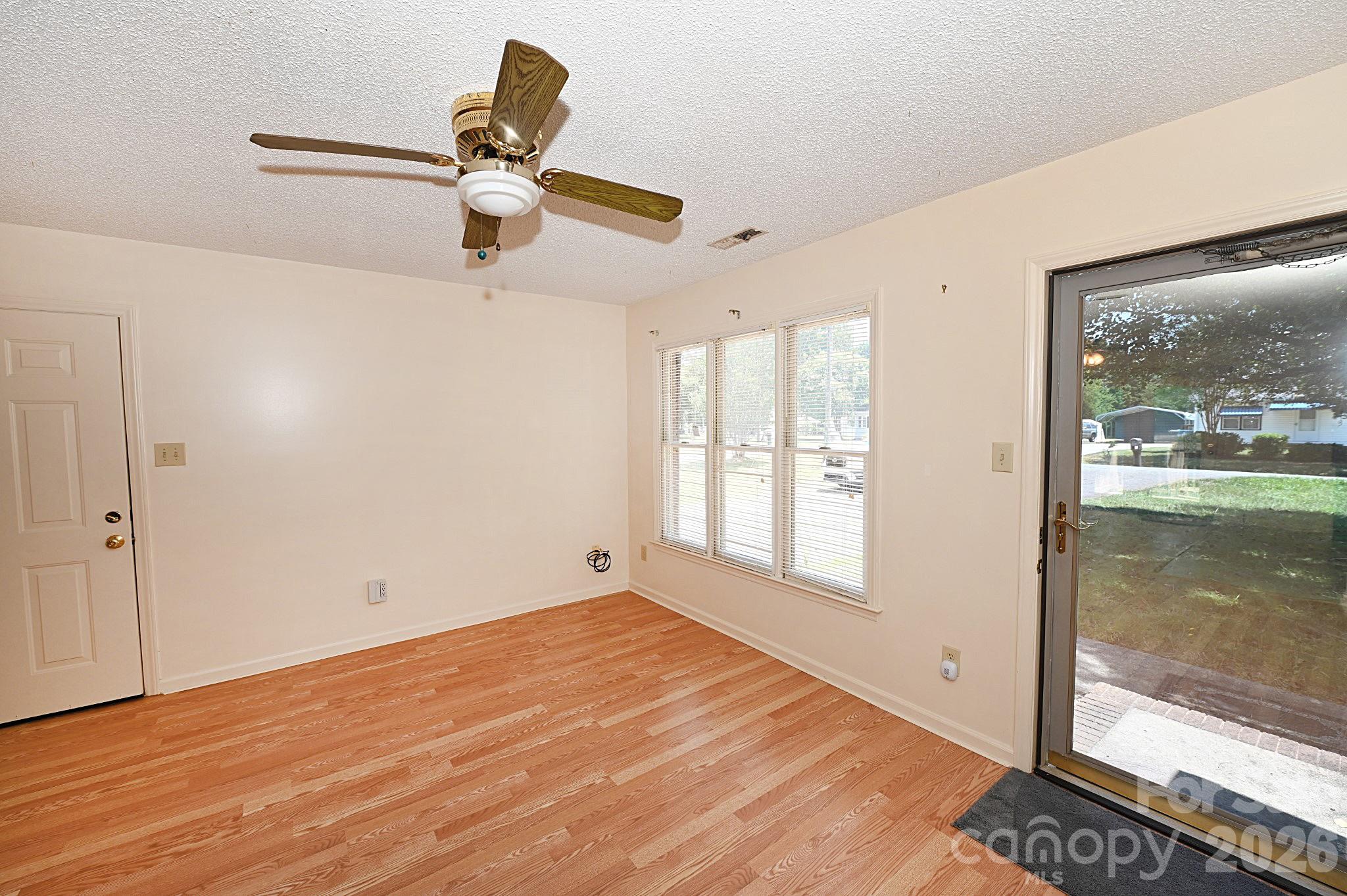 4445 Sulphur Springs Road Northeast Hickory, NC 28601 - Photo 11 of 34