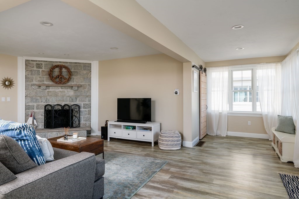 76 E Street Hull, MA 02045 - Photo 11 of 40