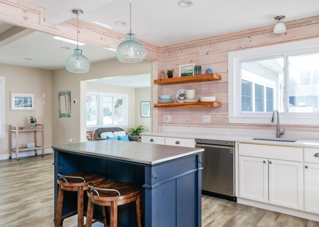 76 E Street Hull, MA 02045 - Photo 16 of 40