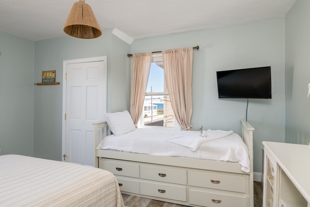 76 E Street Hull, MA 02045 - Photo 25 of 40