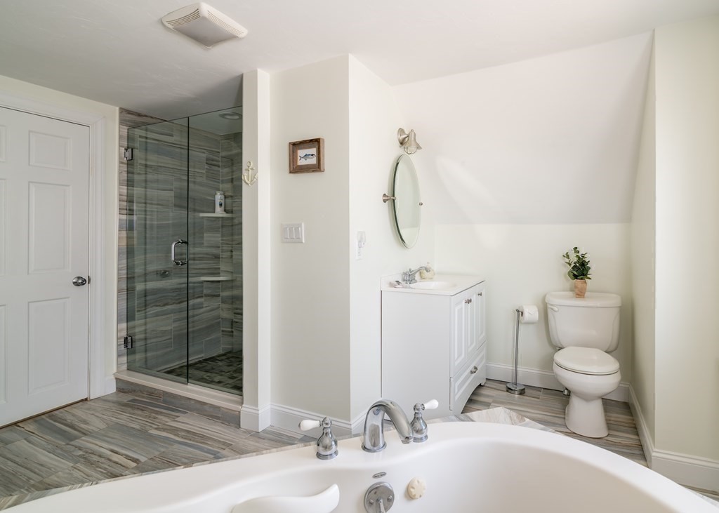 76 E Street Hull, MA 02045 - Photo 30 of 40