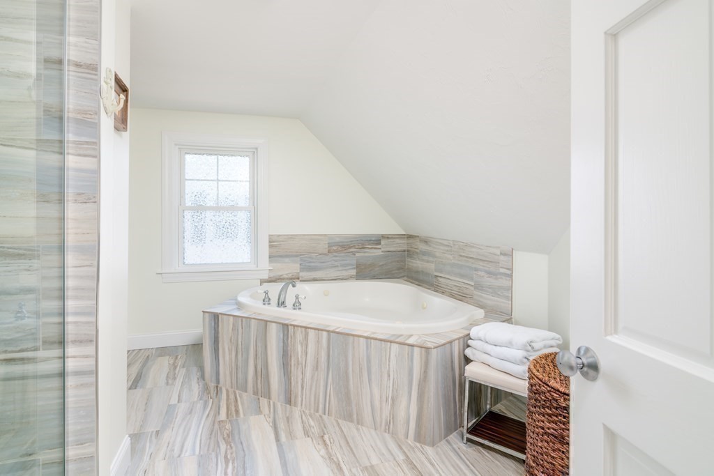 76 E Street Hull, MA 02045 - Photo 31 of 40