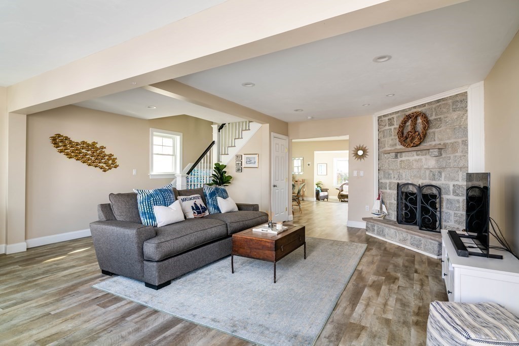 76 E Street Hull, MA 02045 - Photo 10 of 40