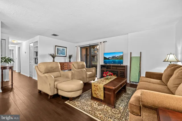 $220,000 | 26001 Brigadier Place, Unit B, Damascus, MD 20872