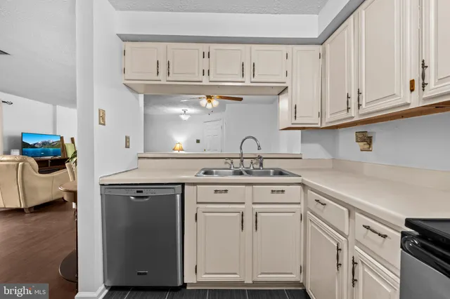 $220,000 | 26001 Brigadier Place, Unit B, Damascus, MD 20872