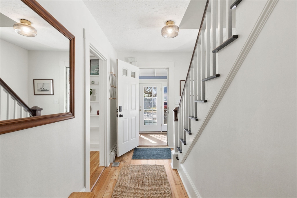 58 Chase Street Barnstable, MA 02601 - Photo 7 of 37