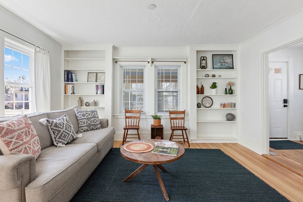 58 Chase Street Barnstable, MA 02601 - Photo 8 of 37