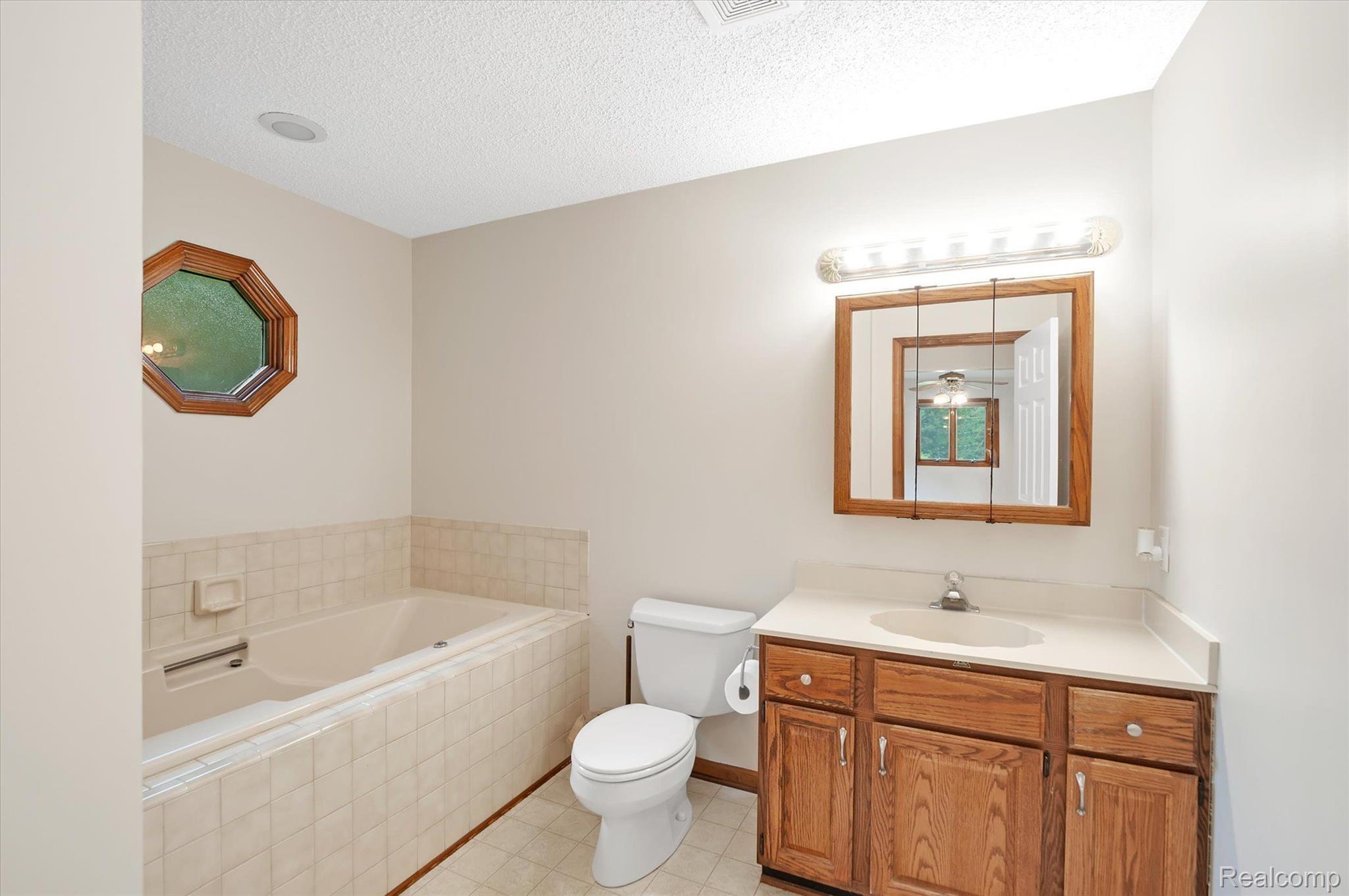 1674 North Hacker Road Howell, MI 48843 - Photo 23 of 40 1674 N Hacker Road