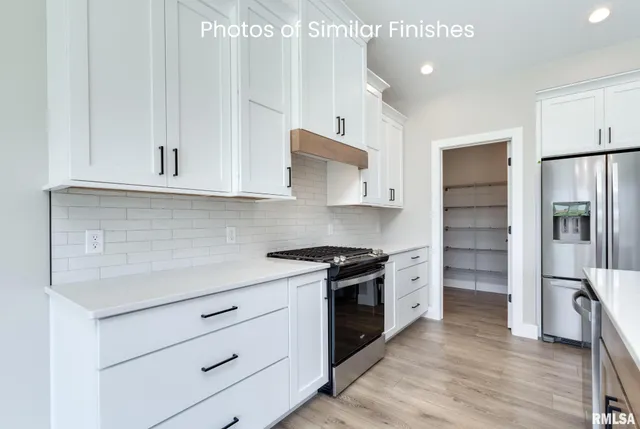 $610,307 | 11 Viola Drive, Le Claire, IA 52753